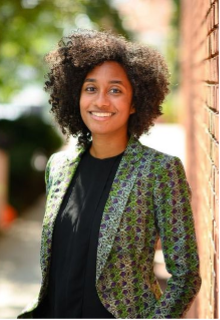 Photo of Ellora Derenoncourt